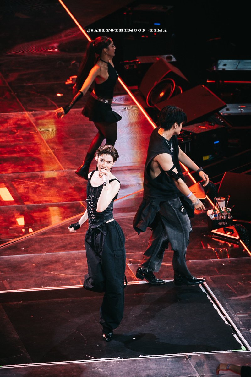 sail to the moon tweet media