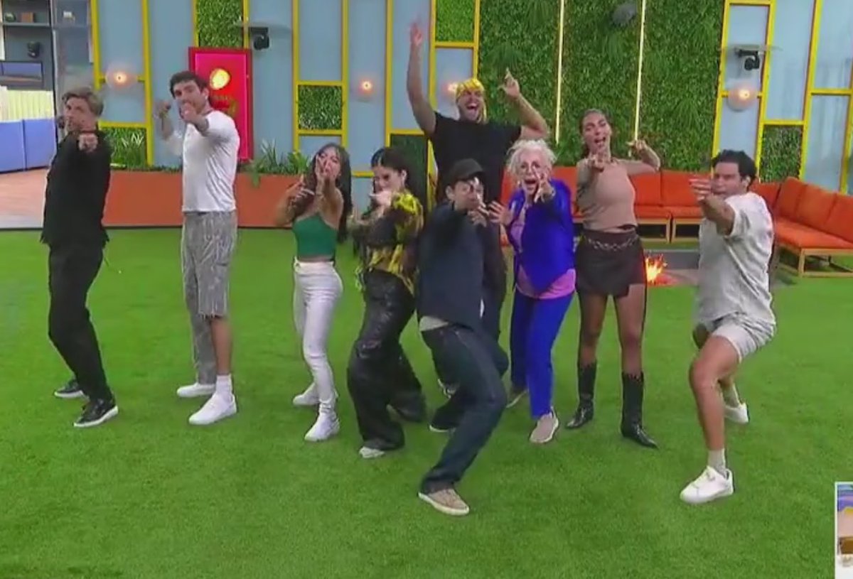 Tropical tweet media