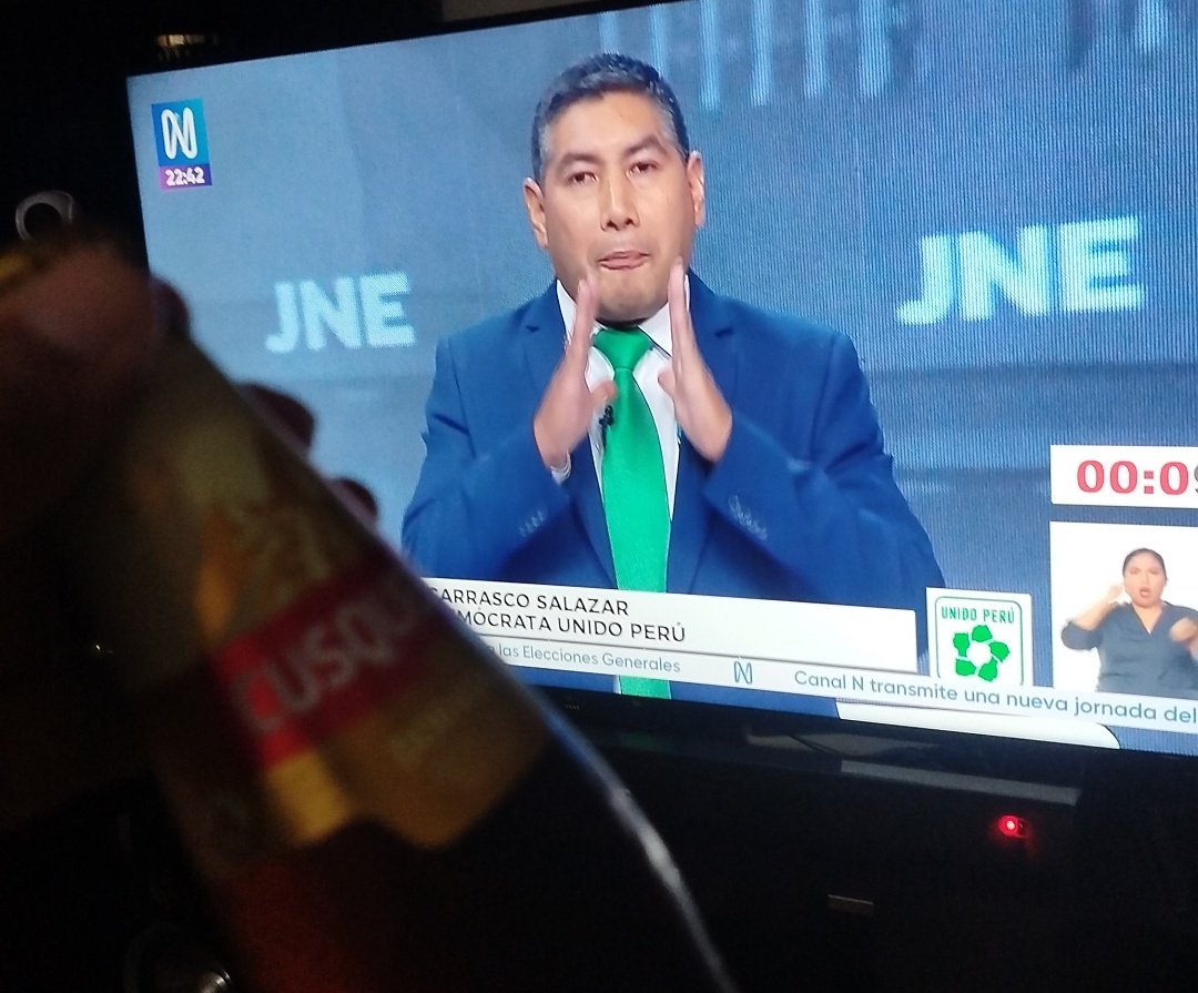 Por alguna razón que no comprendo, cada vez que hablaba este candidato, sentía una sed extraña, al final encontré la respuesta. Salud 🍻

#debatepresidencialperú #keiko #PorkyPresidentePerú2026 #EleccionesPerú2026 #JNE