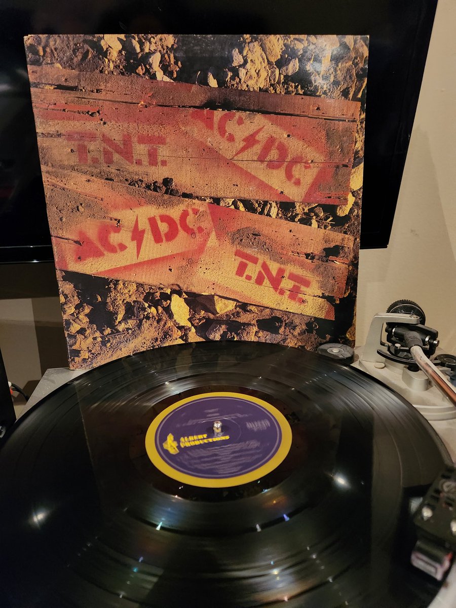SpinVinyl1's tweet image. Happy birthday to Angus Young!!
#ACDC #TNT #AngusYoung #vinylrecords