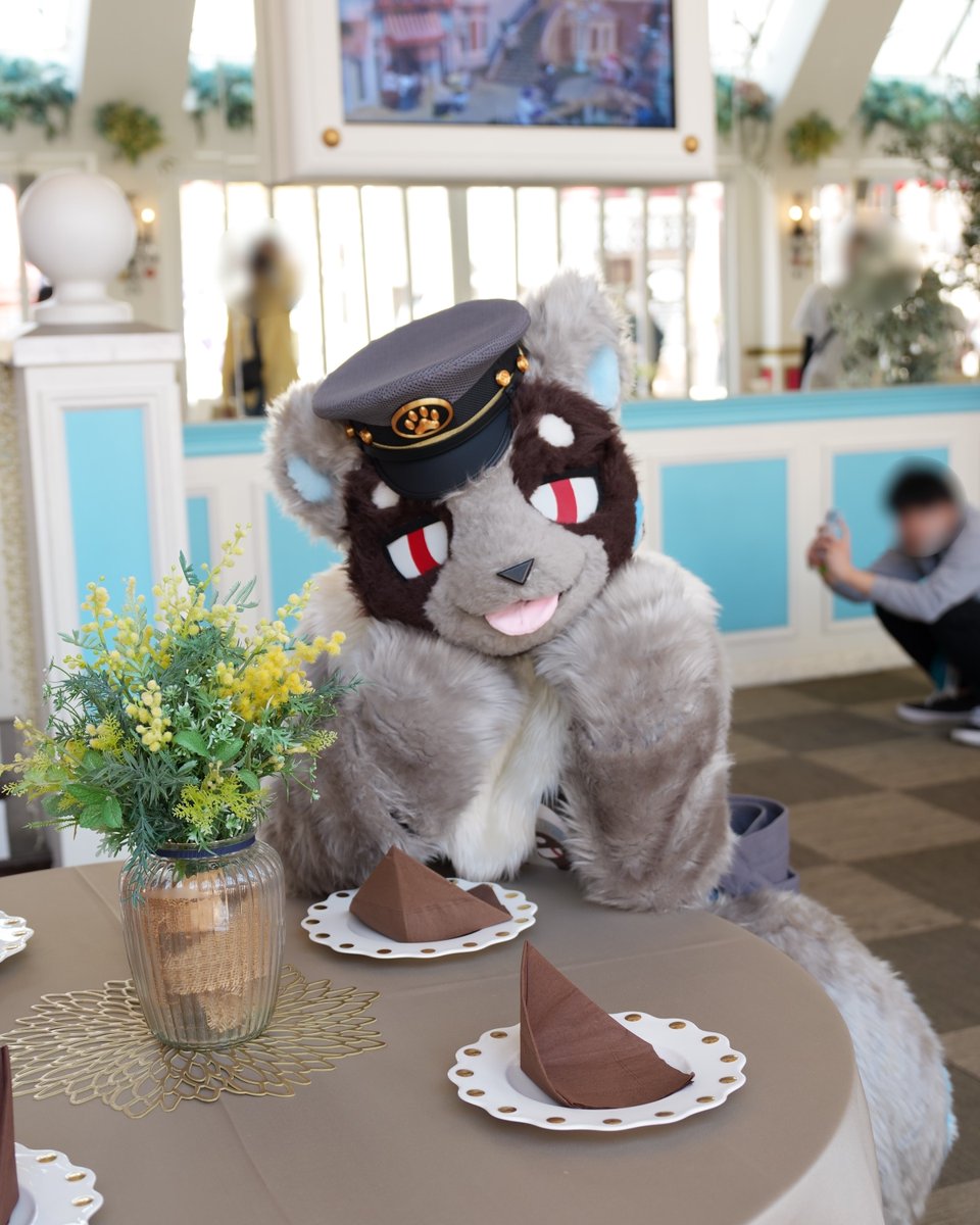 こん tweet media