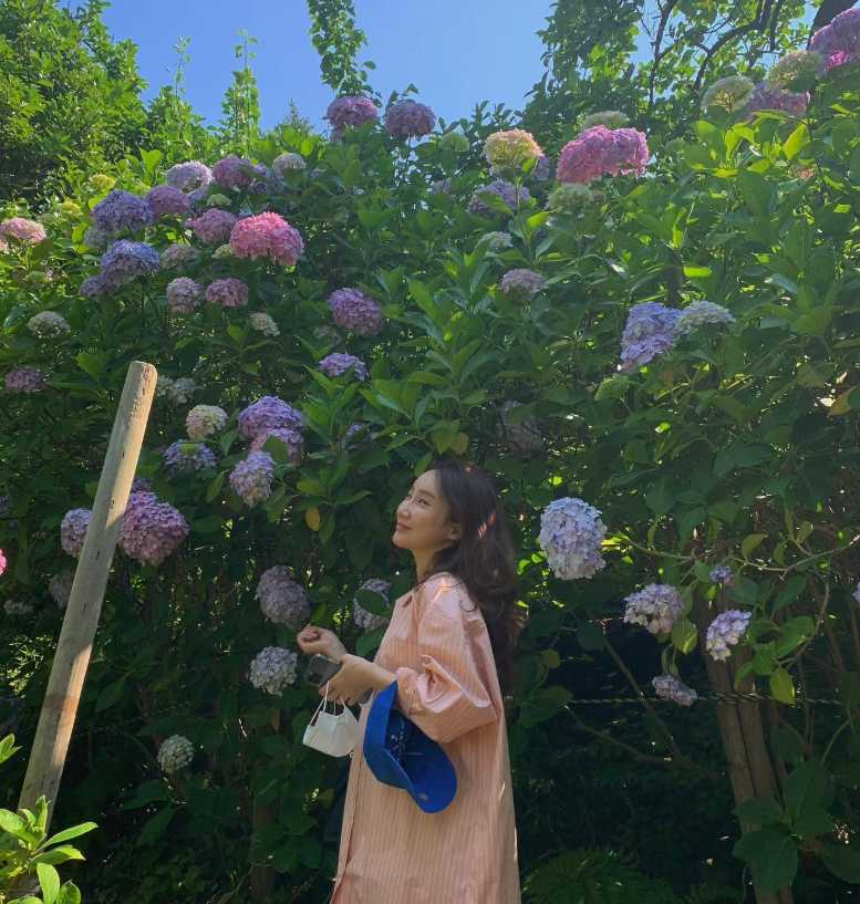 Light_88's tweet photo. 꽃좋아하는데 여자 ~
#40대 #섹트 #맘눌뎀 https://t.co/5FTAeNXQ70