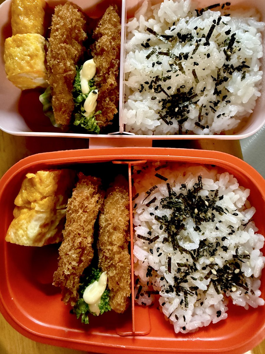 GZJRo35vn723206's tweet photo. 「男一人で弁当作るの、夕食作るより10倍手間😔

夕食は皿にドカンと盛れば済むけど、弁当は限られた茶色の宇宙をいかに彩り、隙間を埋め、なおかつ液漏れという名の災害を防ぐかの高度なパズル。

詰め終わった後の達成感より、台所の惨状への絶望感が勝る。」

#お弁当作り #料理男子  #弁当の壁 https://t.co/Cj4k26HJlP