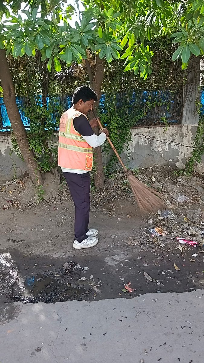 "स्वच्छ सड़क अभियान" 
<a href="/Ward_77Vaishali/">Ward-77 Vaishali Ghaziabad Nagar Nigam</a> <a href="/AMRUTCityGzb/">Ghaziabad Nagar Nigam</a>

#ghaziabadnagarnigam #swachhwardpartiyogita 

#swachhtawithneelam #SwachhataHiSeva #SwachhGhaziabad #SwachhBharat #Nagarvikas_UP 

#स्वच्छता_अभियान 

<a href="/sunitadayalbjp/">Sunita Dayal Aggarwal (Modi ka Parivar)</a> <a href="/VikramadityaSM/">Vikramaditya Singh Malik</a> <a href="/NeelamParshad/">Neelam Bhardwaj #नीलम_भारद्वाज</a>