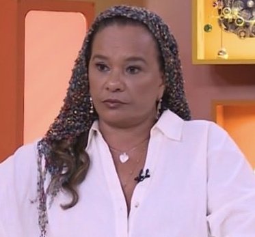 Mterezamorim's tweet photo. @BBBelissima Digo e repito:
ELA NÃO ESTÁ ARREPENDIDA, ESTÁ APENAS COM MEDO DA REJEIÇÃO DO PÚBLICO E SENDO ORIENTADA PELA EQUIPE DE RP...
Enfim, ela tá cagando e andando já que ganhou um apto.
🙌🏾 Feliz por não ver mais essa desgraça na tv!
#BBB26 #SOLANGE #FORASOLANGE https://t.co/nR5bjivmqU
