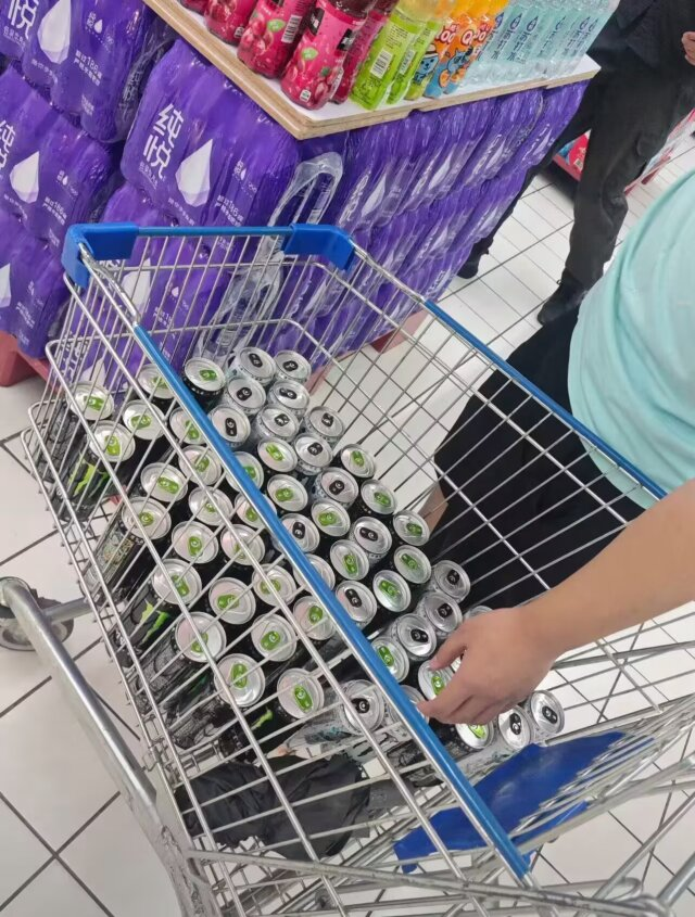 早露泡泡兔（四代目）寻回推油中 tweet media