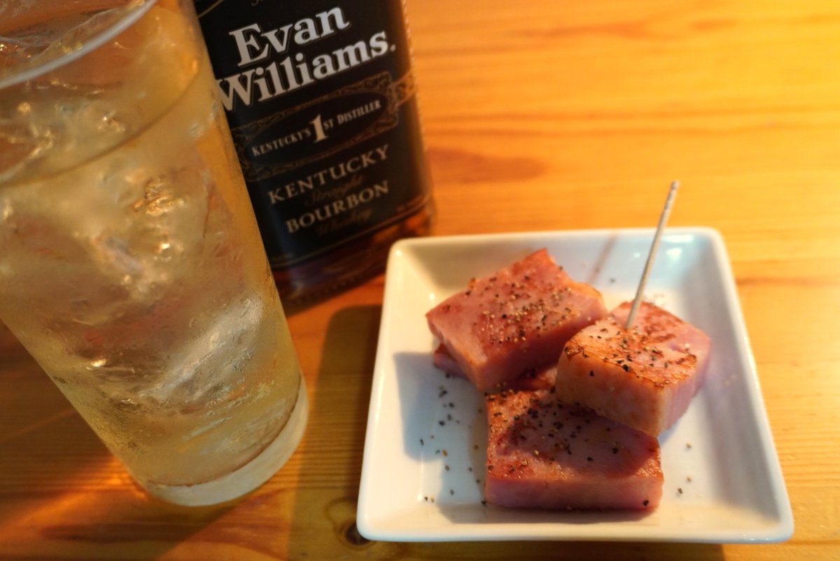 evanwilliamsjp's tweet photo. 小腹を満たす真夜中ベーコン🥓🥓🥓
罪悪感と満足感が半々😅

#エヴァン・ウィリアムス https://t.co/25ky8i6zM2
