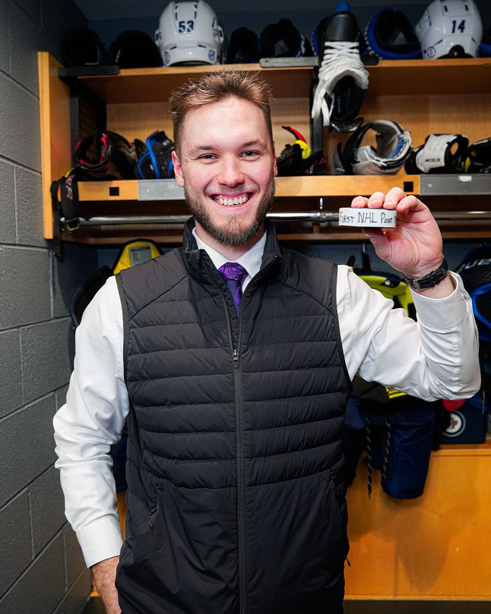 First NHL puck for the collection! 🤩