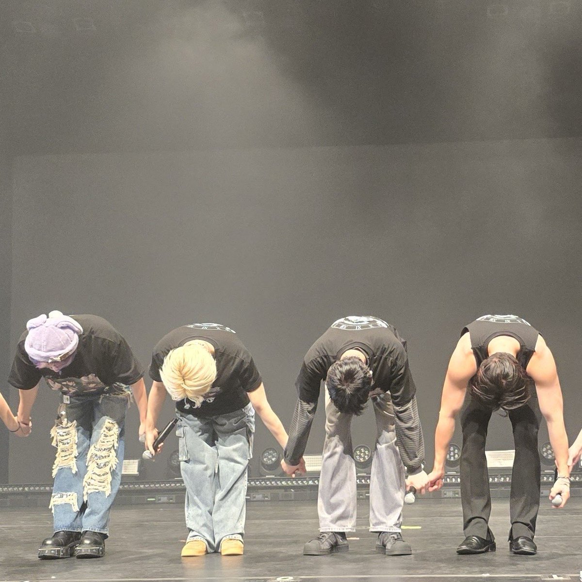 ｡☀︎⋆원어스☾⋆☀︎｡ tweet media