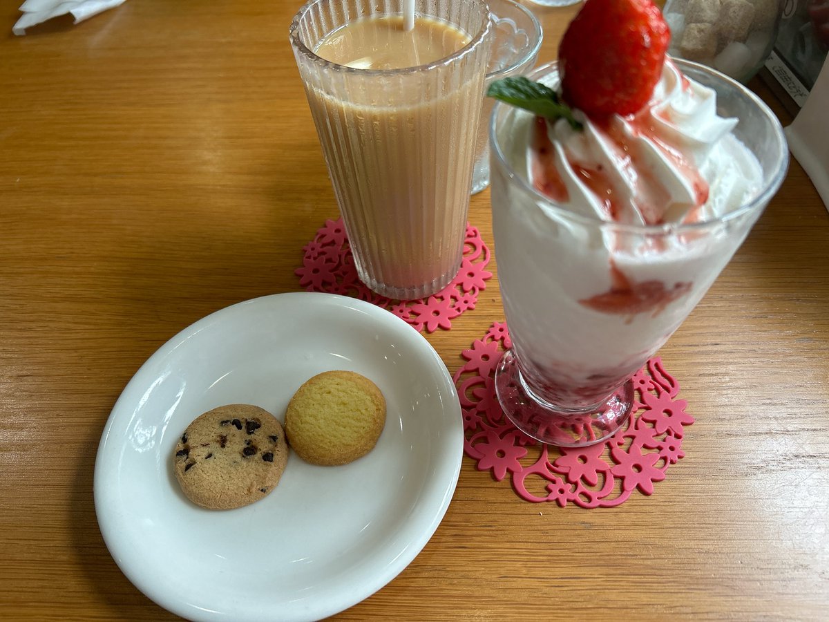 テニス後ランチ💕
今日は久しぶりに？ハイカロリー🎶