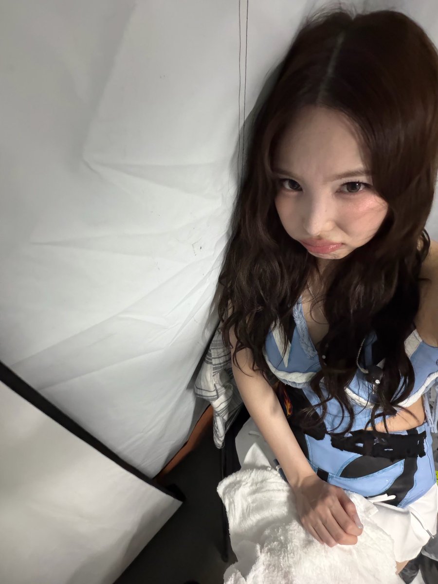 나연🫧 tweet media