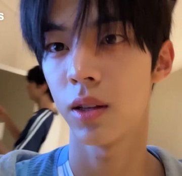 김조커 tweet media