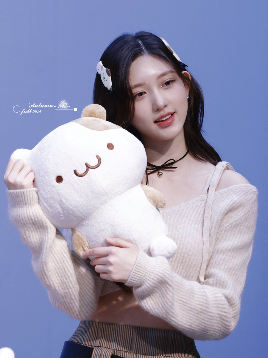 Autumn_fall924's tweet photo. 231224

🎄

#아이브 #IVE 
#가을 #GAEUL #ガウル
#AprilFoolsDay https://t.co/93qPfKLCic