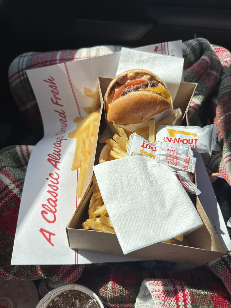 เจมส์ (@pathaiogicai) on Twitter photo 