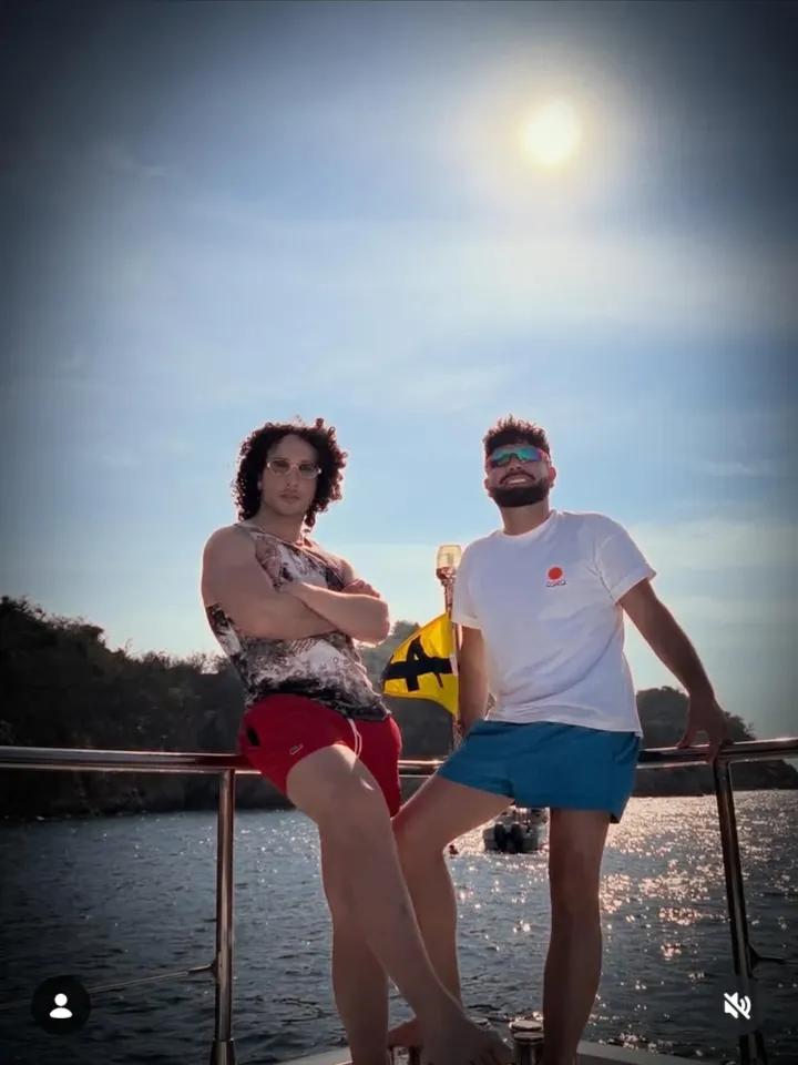 mayradiorge's tweet photo. Jorge y Diego, la playa es el lugar perfecto para compartir risas y aventuras 🌟 disfruten del día 😊, el sol y la arena, un día inolvidable @Jorge_Anzaldo @dgocardenas https://t.co/vu4KDzdMfE