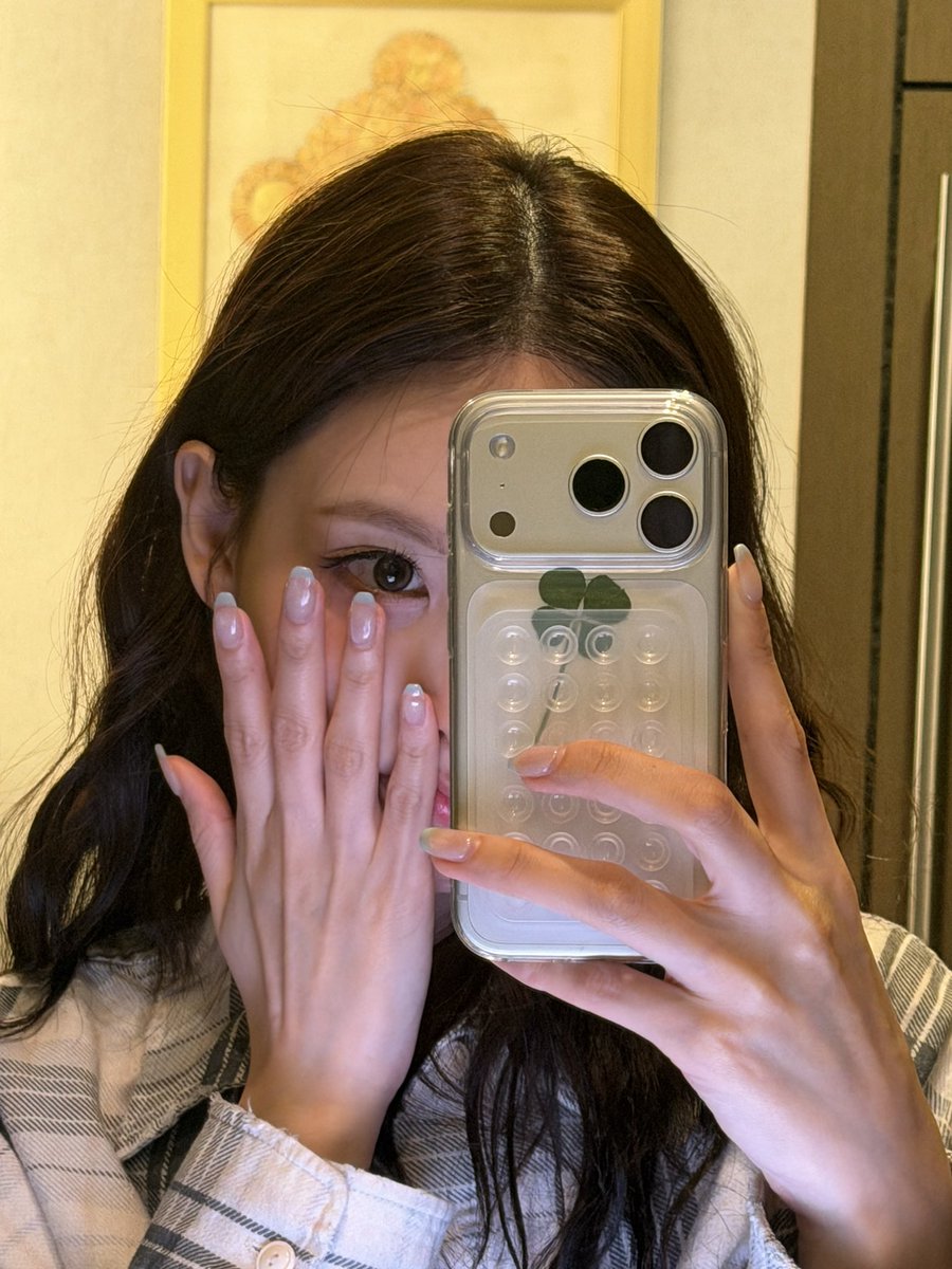 나연🫧 tweet media