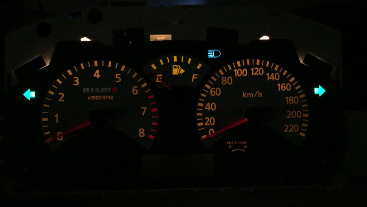mokomoko9981's tweet image. K12 マーチ

NISMOメーター
LED加工

かなり暗いメーターが明るい室内でも
明るく発光します。
こちらも純正打ち替えでLEDは実現できません

#k12 #マーチ　#NISMO #日産