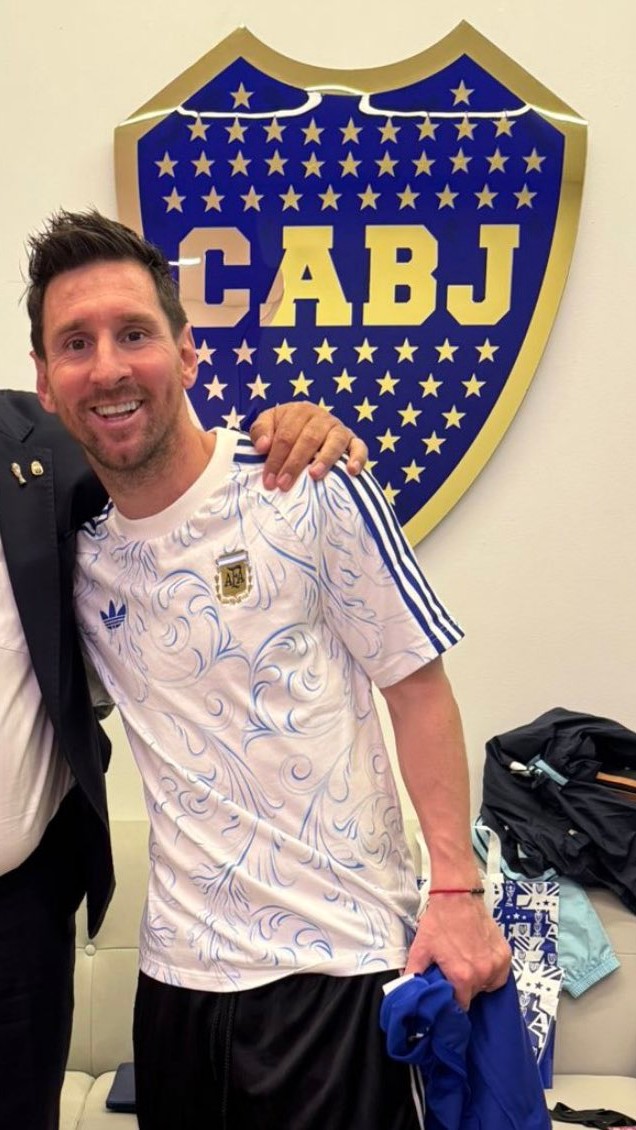 La Bombotuitera! ⭐⭐⭐ tweet media