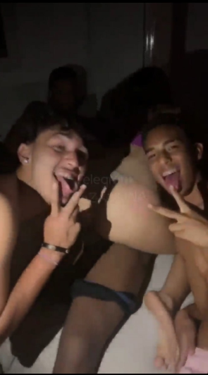 VAZ4D0$ FLIXX tweet media