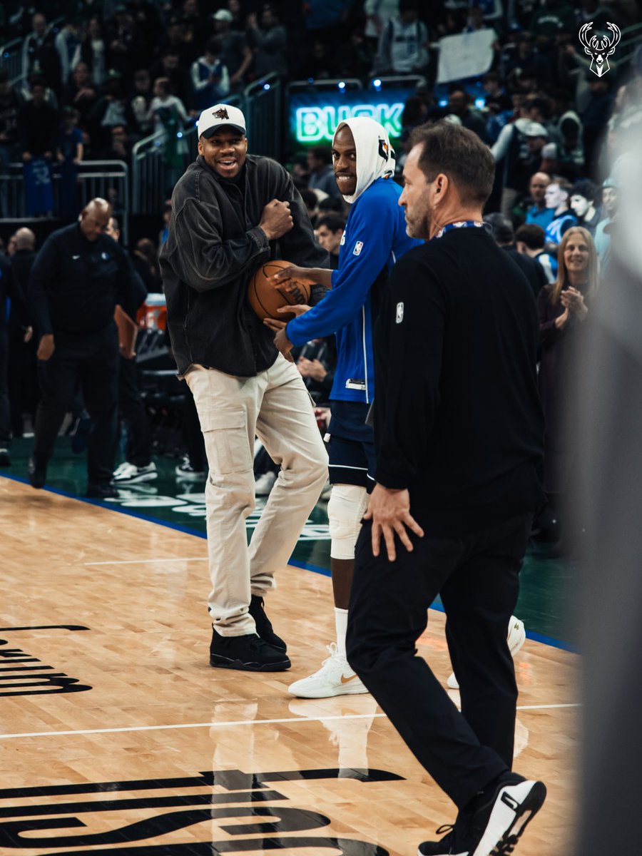 Milwaukee Bucks tweet media