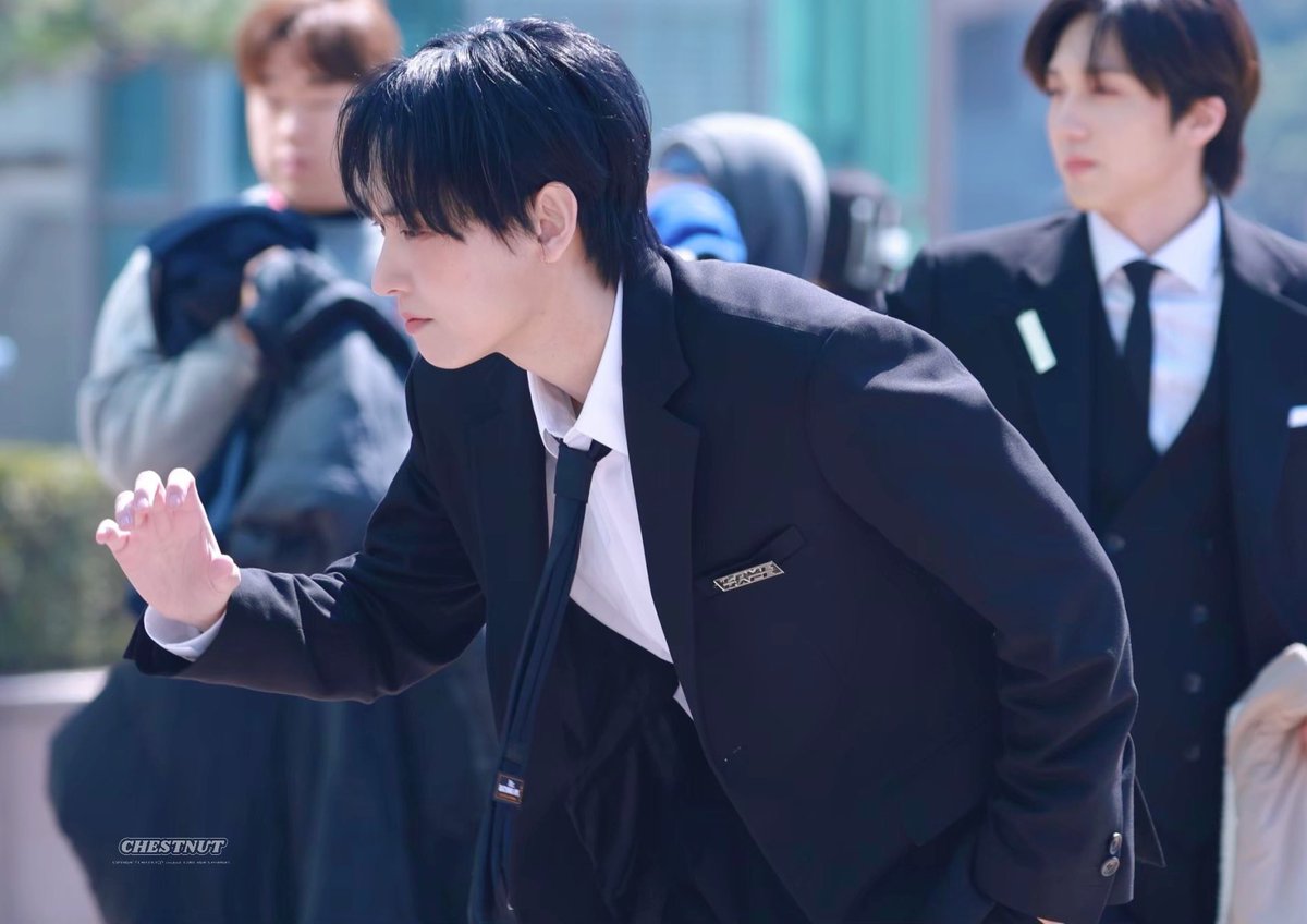 데비 tweet media