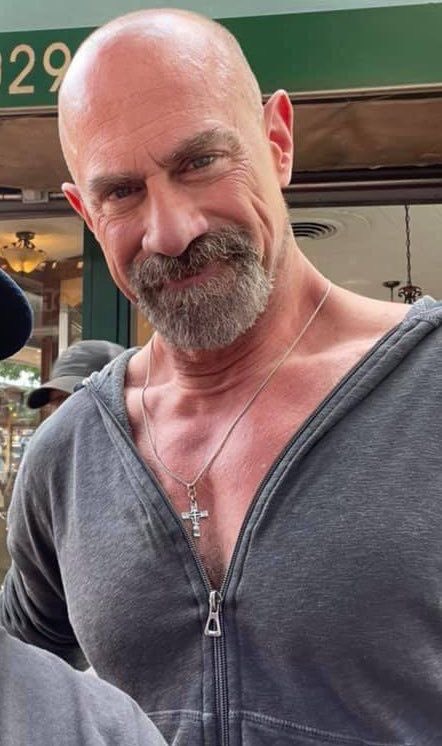 Male Central tweet media