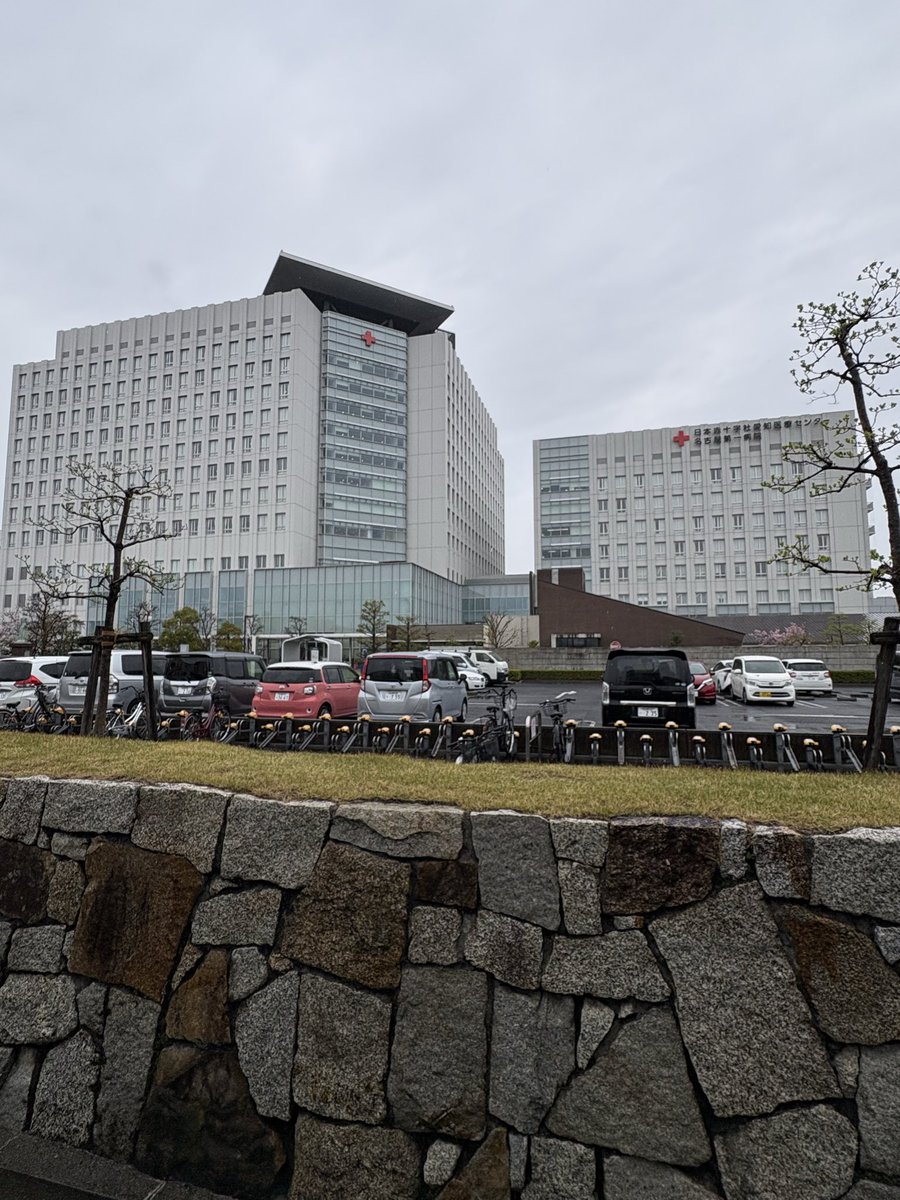Hipsut_2's tweet photo. 前働いていた会社の同僚が入院したので見舞いに来た https://t.co/VqGLl5NYdC