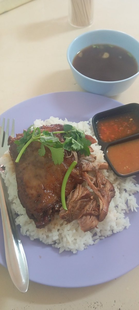 dunia8790's tweet photo. ข้าวหน้าเป็ด ในตำนาน
#ปากน้ำ #ปัตตานี https://t.co/FYQnFqRujD