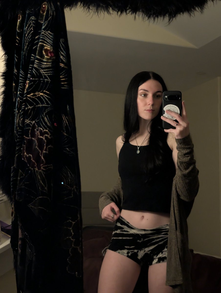 Angela Jade tweet media