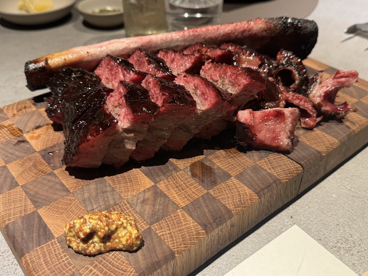 HopeskyD tweet media