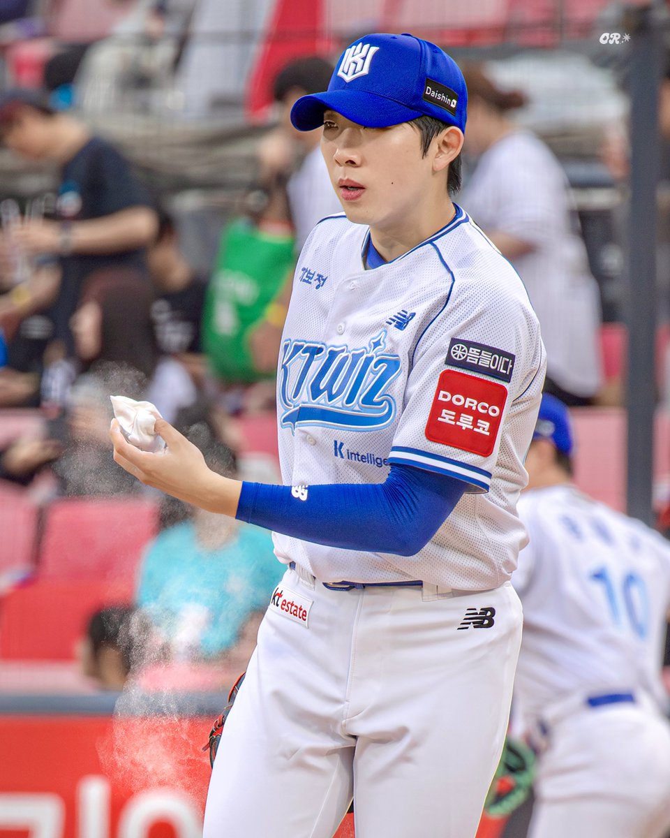 ᴏʀᴀɴɢᴇʀᴏᴍᴀɴᴄᴇ tweet media