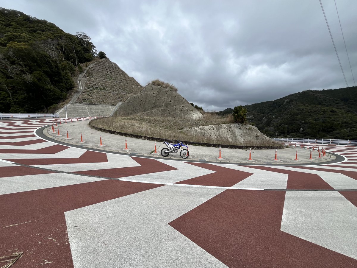 ライ・ヨッパ tweet media