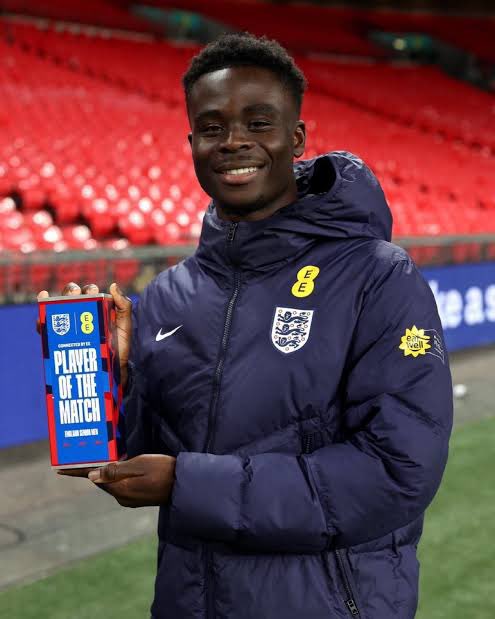 Despite all of the debate, it’s obvious Tuchel is going to start Saka at this World Cup.

Saka wouldn’t have left the England camp if he thought his place in the squad was in jeopardy. 

Palmer and Foden might have to warm the bench 🤷🏼‍♂️😂