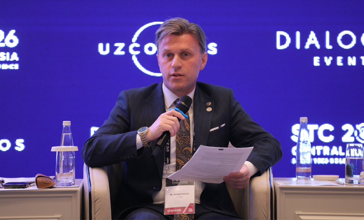 Uzcosmos tweet media