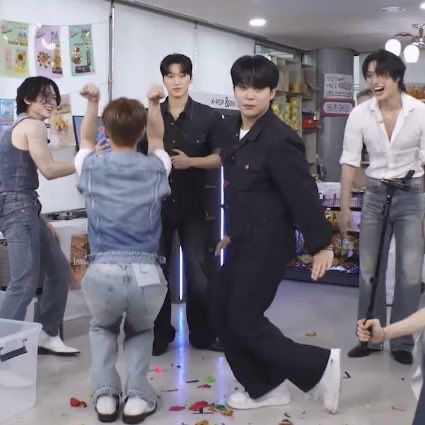 suvaquinho do yeosang tweet media