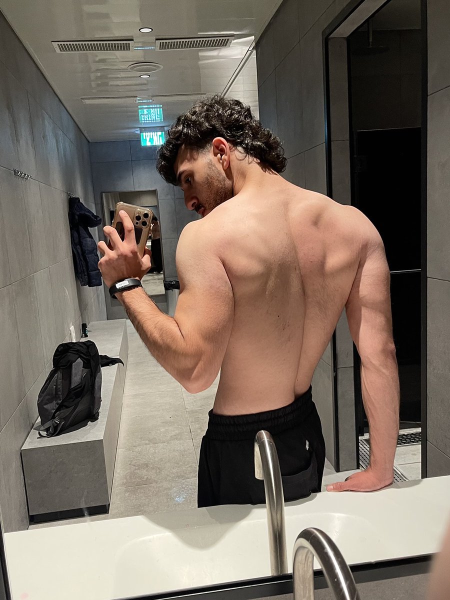 •*.🕷️.*• tweet media