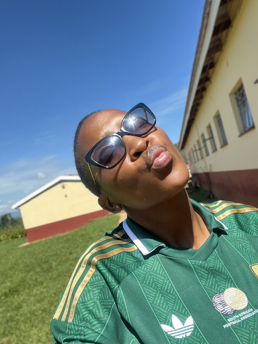 LaMahorrwane tweet media