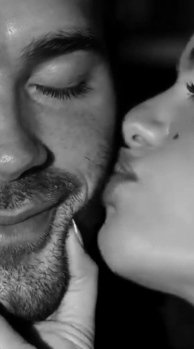 𝓐𝓾𝓻𝓪𝓞𝓼𝓬𝓾𝓻𝓪 ® tweet media