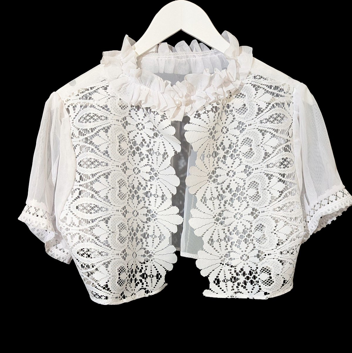 design_sewing's tweet photo. Another gem from our archive sale! This gorgeous top can be worn 2 ways, so the lace is at the front or the back. The other side is a plain mesh which will reveal any decoration you want to show off.
https://t.co/WyxLUmo2XI
#lacetop #bohowedding #handmade #romanticstyle https://t.co/wriAOJZeBc