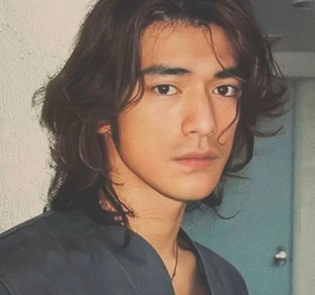 哥黑腿長 tweet media