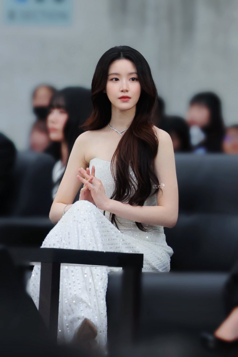 栗壳里面有板栗 tweet media