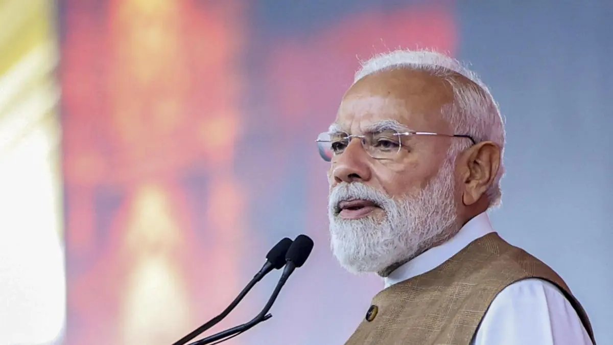 khabaraajki121's tweet image. Narendra Modi ne Gujarat mein ₹3,300 crore ka Kaynes Semicon chip facility inaugurate kiya 

Yeh step “Make in India” ko aur strong karega aur India ko global chip manufacturing hub banane ki direction mein ek bada move hai 

 #Semiconductor #MakeInIndia #TechIndia