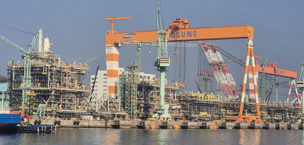 india_plus_'s tweet photo. South Korea emerges as key partner in India’s shipbuilding push 🚢

🔹 Cochin Shipyard × HD Hyundai
🔹 ONGC × Samsung Heavy

🔹 Access to deep technical know-how
🔹 Critical for scaling indigenous shipbuilding capabilities https://t.co/9xOiIqbrWm