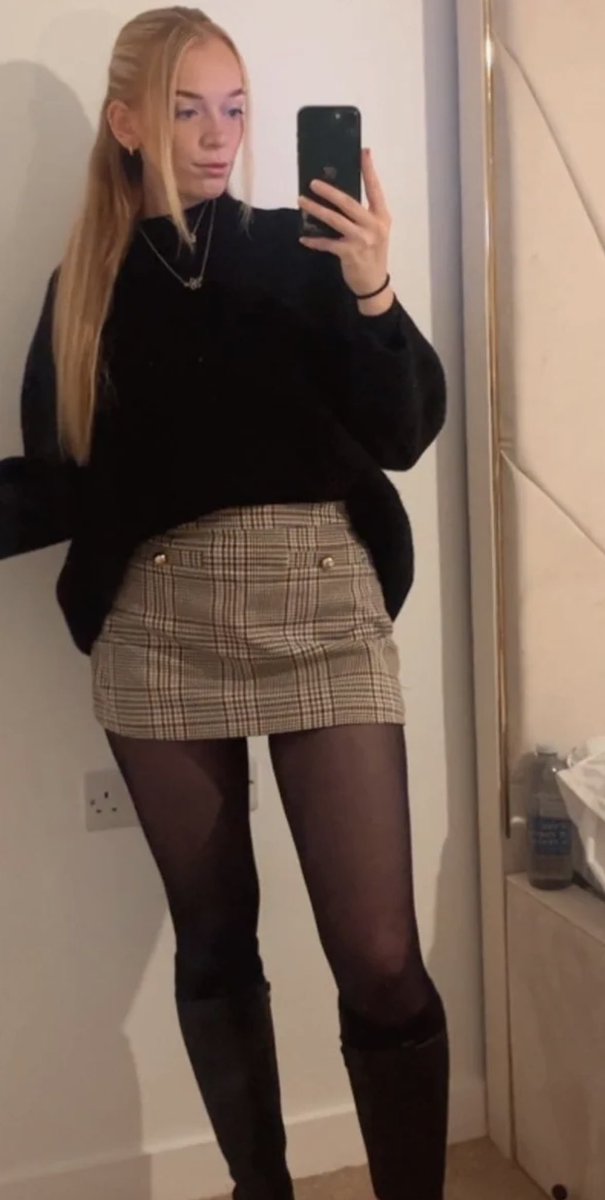 HeelsTights's tweet image. Very sexy #tights #boots