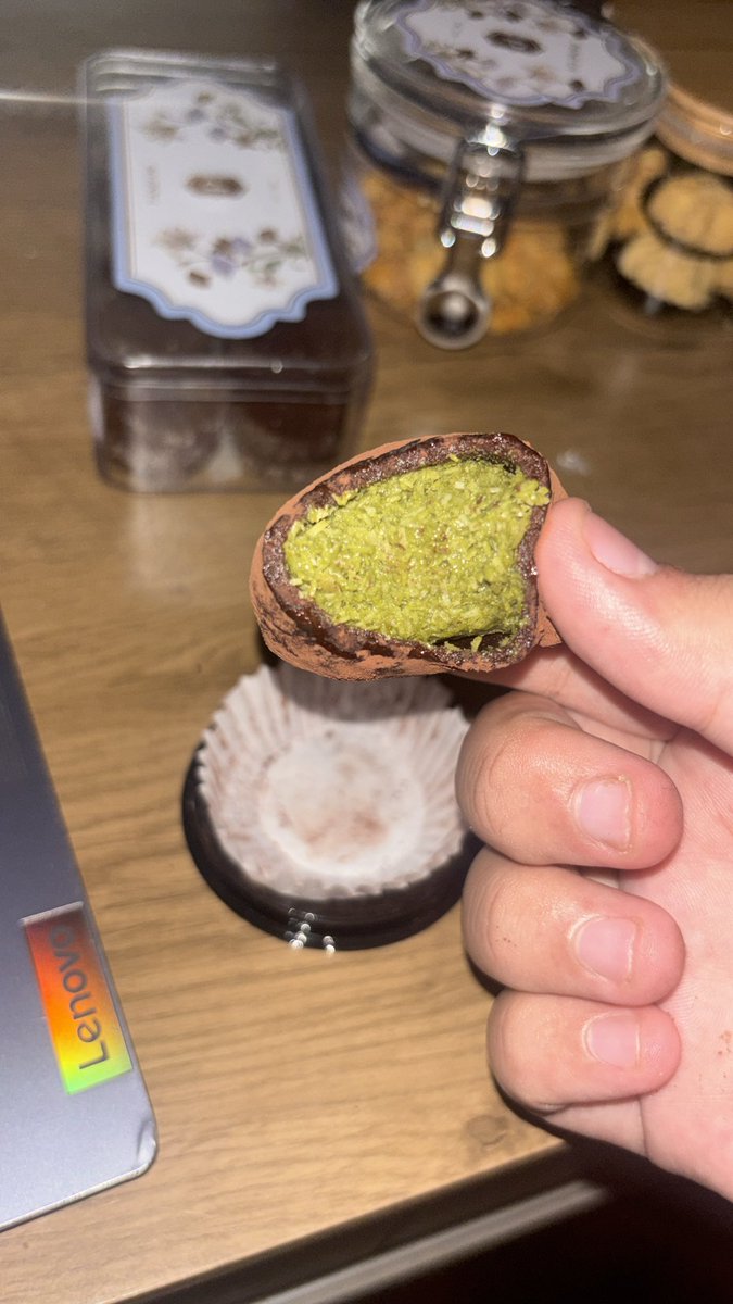 Tir | bucin cewek cantik tweet media