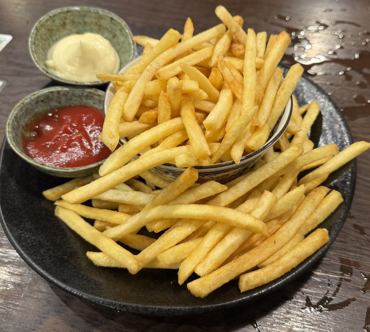 theme_of_nino's tweet photo. 『筑前屋』さん👍

若手と飲むとこうなるよね🥺

＃吉祥寺
＃ポテト
＃花見
＃ハイボール
＃飲み会 https://t.co/VB6E9ppmB1