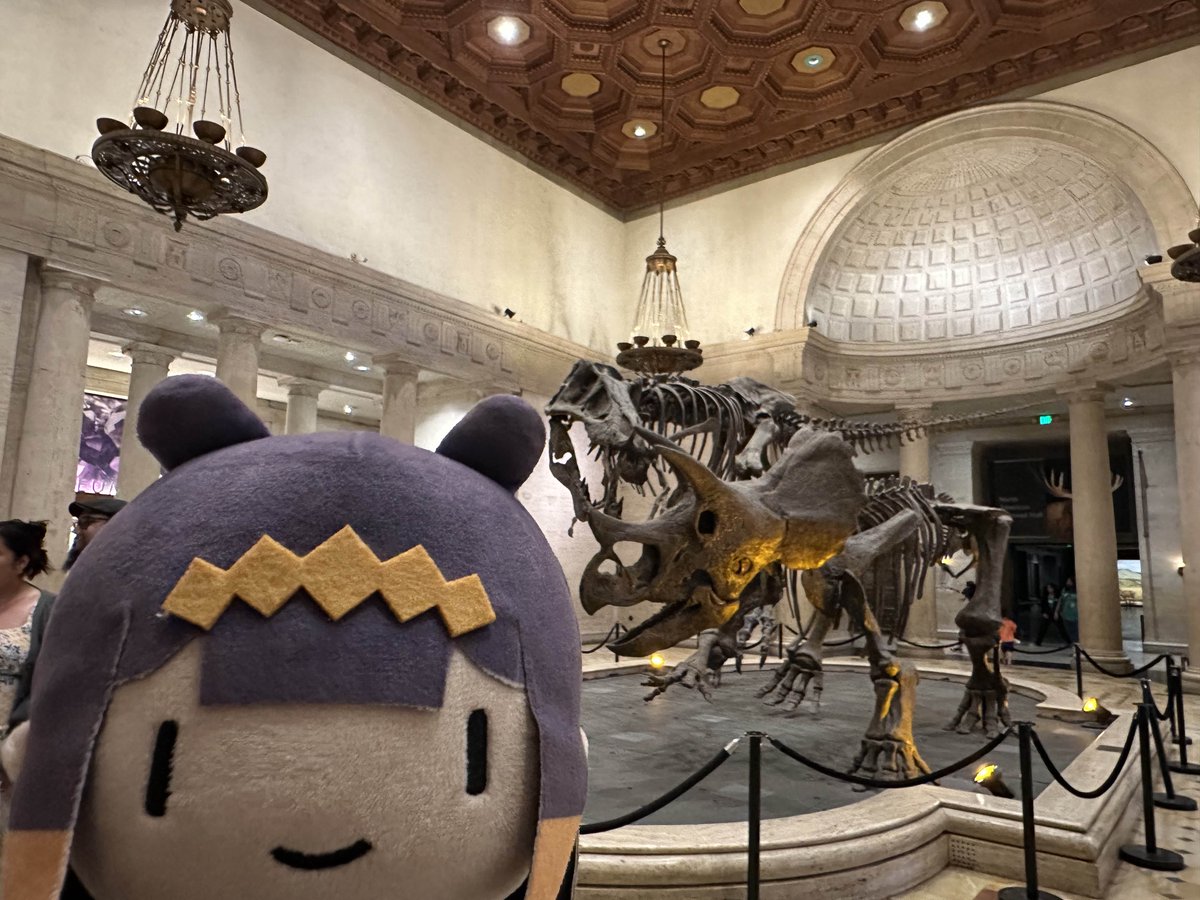 _loisning's tweet photo. It was a magical, unbelievable trip. 
If it weren’t for DTD, I might never have found the reason to fly all the way to LA for such a spectacular adventure.
(especially for a Takobocchi like me who has spent the years drawing at home😳)

I am so glad I found the courage to cross the ocean, to organize two flower stands from Taiwan, to speak with everyone, and the courage… to finally see my Kamioshi in person 😭💜(2/3)
#TakoTori1stConcert