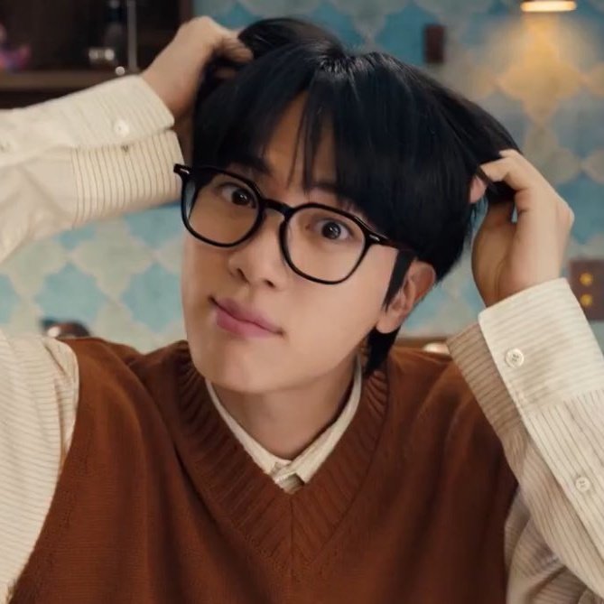 _seokjinista's tweet photo. i can’t be normal about this seokjin   i’ve been thinking about this seokjin everyday and my heart has been bursting in love by watching him https://t.co/u8AloMAWcv