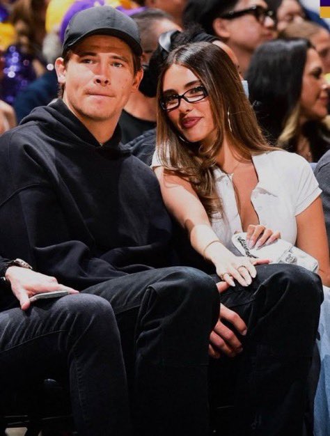 chantelle’s FREE💔 𑣿🗝️🫂 tweet media