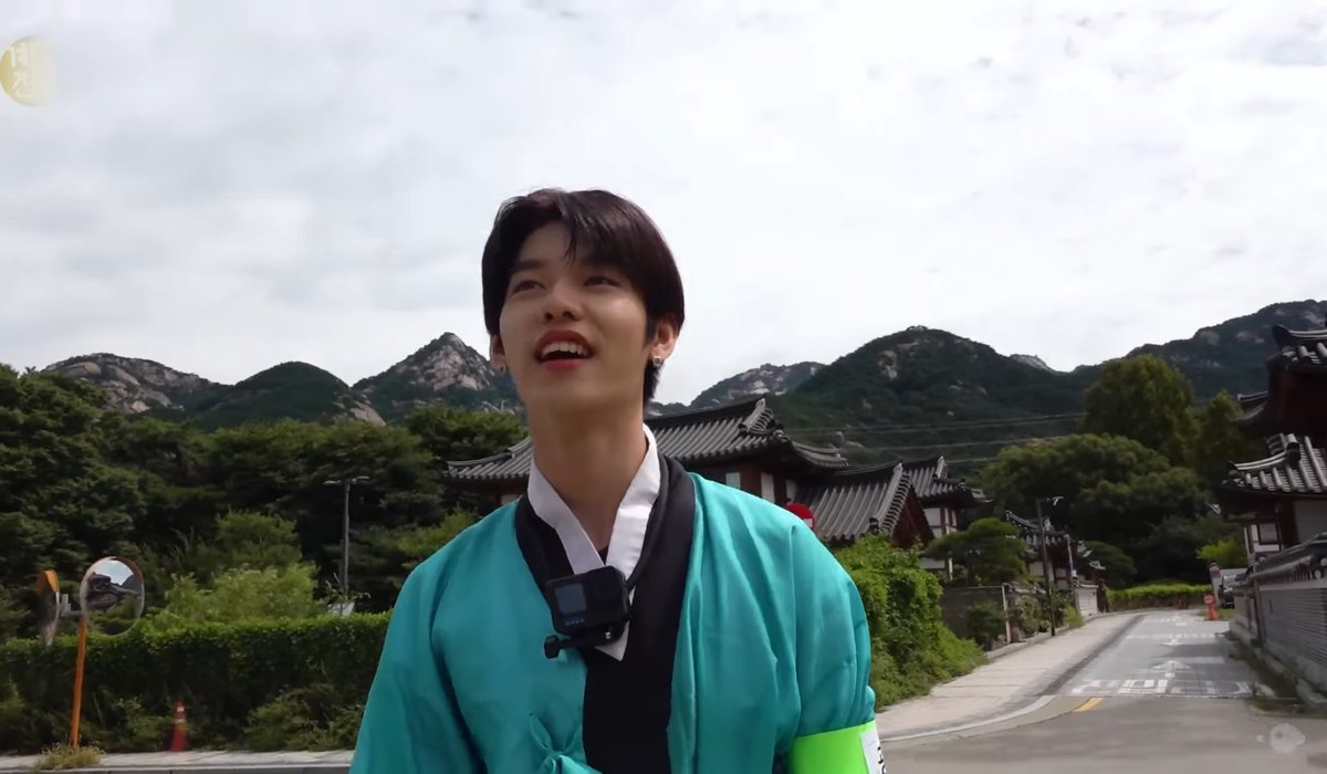 blitbins's tweet photo. this is kinda harmful to spread around 😢 it’s from their chuseok special, and even if the juice looks blurry you can read each letter, number and % https://t.co/3WxOzAi8nX